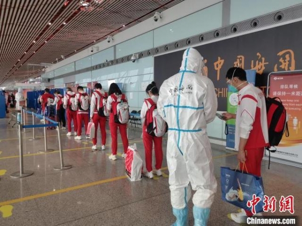 北京海关为中国奥运健儿回国提供通关保障-2.jpg