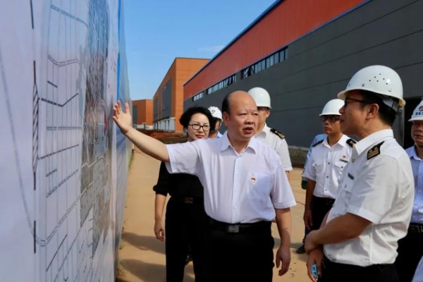 南宁海关、自治区商务厅调研组到贵港市调研贵港西江保税物流中心（B型）项目-2.jpg