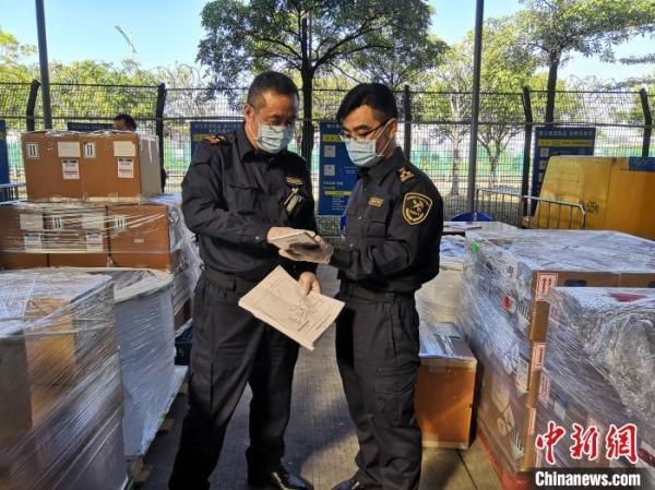 今年以来广州海关在空港货运渠道已检出404批不合格进口危险化学品-1.jpg