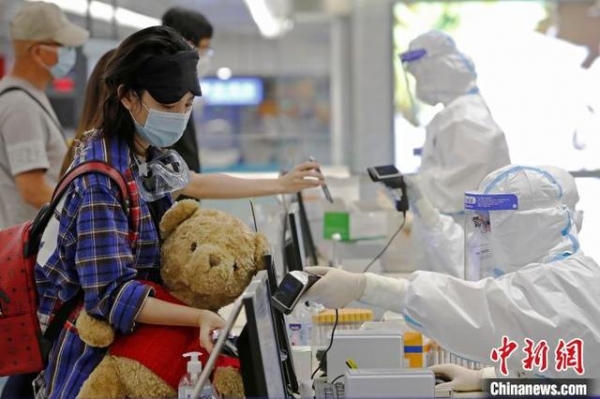 浦东机场海关旅检处坚守三百多天 筑牢疫情防线-4.jpg