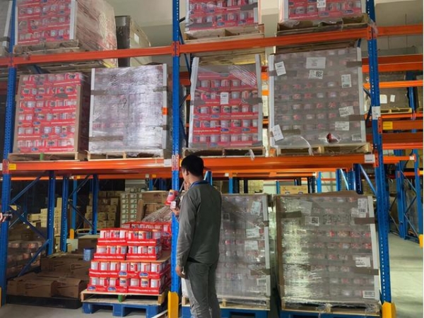 陈妍希空降拼多多直播间，带动黑五“保税仓直发”商品销量暴涨210%-2.jpg