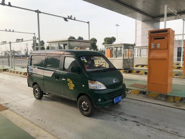 买进口商品又快又便宜！襄阳跨境电商网购保税进口业务今起实施-3.jpg