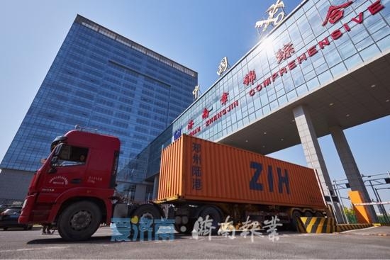 增幅全省第1！济南综合保税区一线进出口总额突破100亿-1.jpg