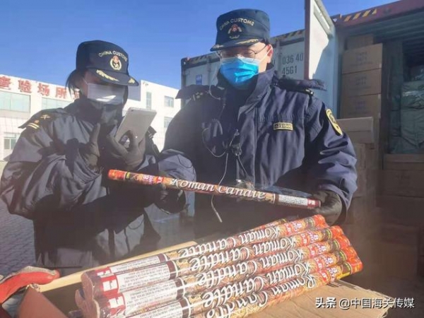 天津海关：72吨伪报出口烟花爆竹被查获-1.jpg