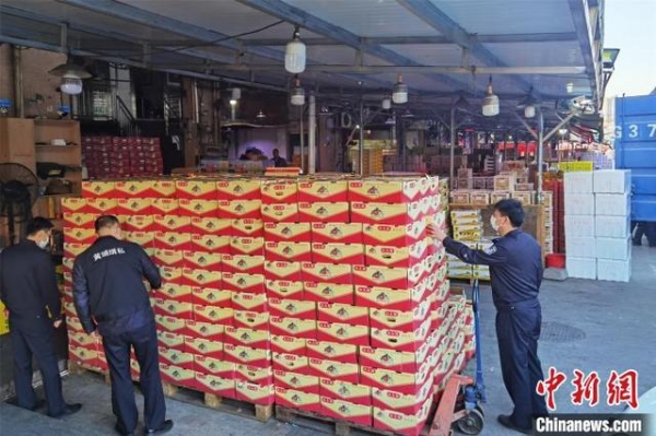 桂粤海关破获一起特大水果走私案 案值约6.6亿元-1.jpg