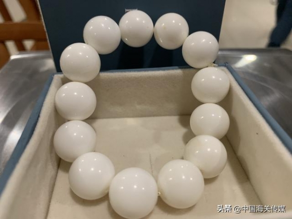 贝壳饰品要慎买-2.jpg