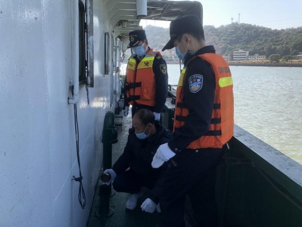 70吨！广州海关查获新年首宗成品油走私案-2.jpg