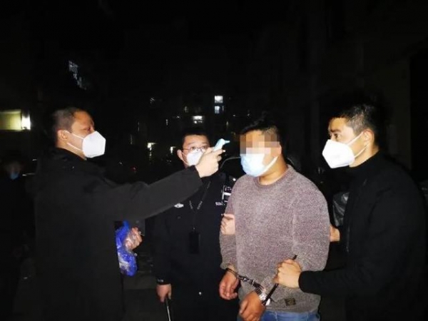 广州海关破获3亿元走私水果案 抓获犯罪嫌疑人5名-2.jpg