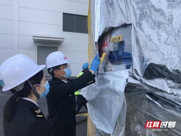 视频丨新年查验第一单！星沙海关走进长沙惠科-4.jpg