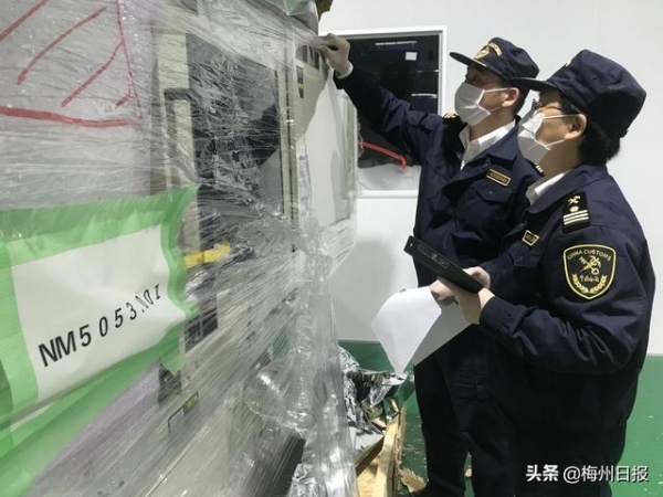 走“心”服务，指导“一对一”！春节期间，梅州海关全力护航企业进出口-1.jpg