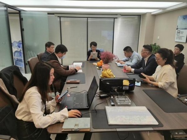 强化服务 助推跨境电商新业态发展---市商务局调研城区跨境电商保税模式体验店项目进展情况-2.jpg