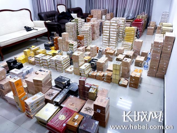 石家庄海关查获涉嫌走私雪茄5.8万支 案值约1300万元-2.jpg