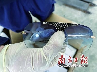 深圳湾海关跨境电商出口渠道，查获侵权货物一批共3725件-1.jpg