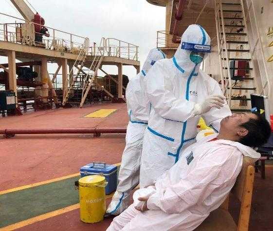 31万吨“巨无霸”货轮！湛江海关快速验放进口大宗原料保企业供应链稳定-1.jpg