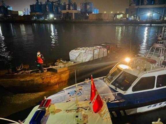 查获40吨！深圳警方联动海关缉私，一夜连查两宗海上走私冻品案-1.jpg