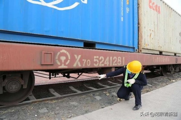 南疆首趟就地报关中欧班列开行-2.jpg