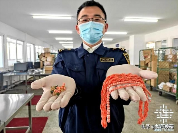 不到100克，被海关查获！-2.jpg