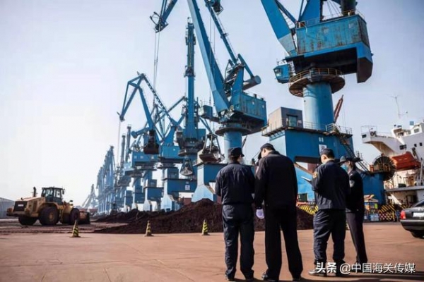 全国海关近年来查扣数量最大一批固体废物全部退运出境-1.jpg