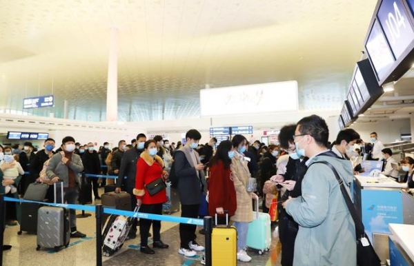 武汉天河机场客流量恢复到日均7万人次，一季度跨境电商进出口票数创新高-2.jpg