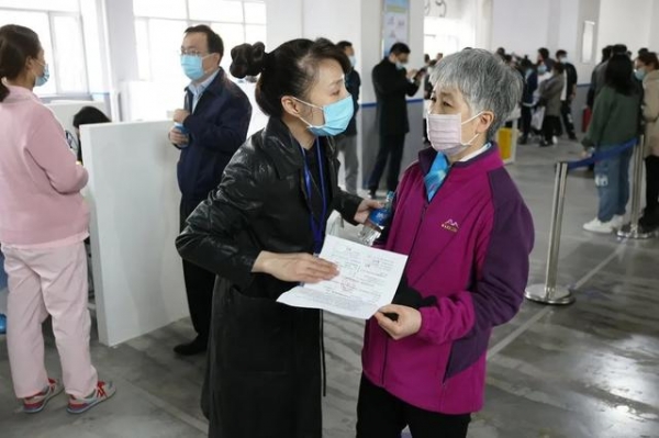 白衣执甲 分秒必争-6.jpg