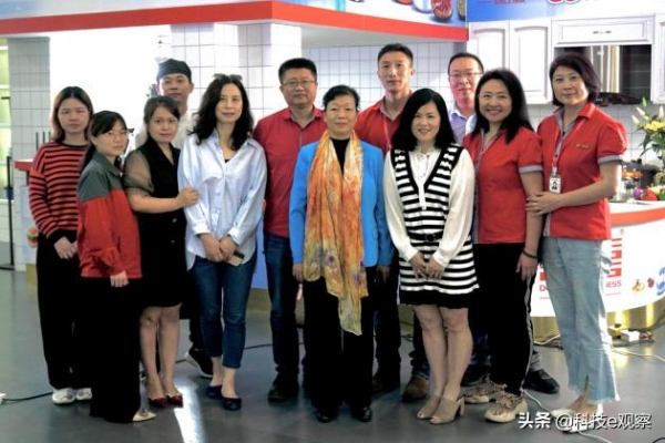 129届广交会 双喜纳客——喜迎珠海市进出口商会会长一行-2.jpg