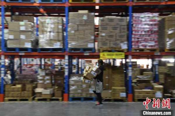 重庆西永保税仓跨境商品销售持续向好-6.jpg