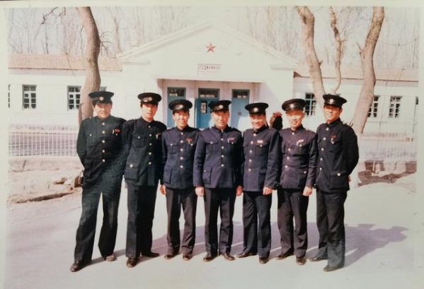 边关父子情，丹心映国门-4.jpg