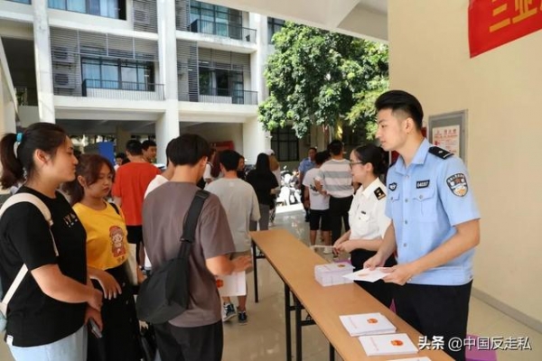 【中国反走私】海口海关缉私局探索劝阻性执法新模式 全面铺开“反走私进校园”宣传教育活动-3.jpg