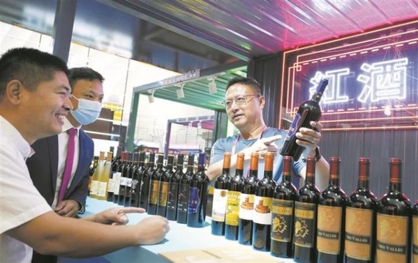 鲁港进出口商品博览会正式开馆-2.jpg