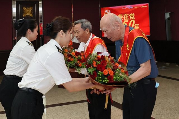 传承红色精神，赓续红色血脉！广州海关举行庆祝建党100周年-2.jpg