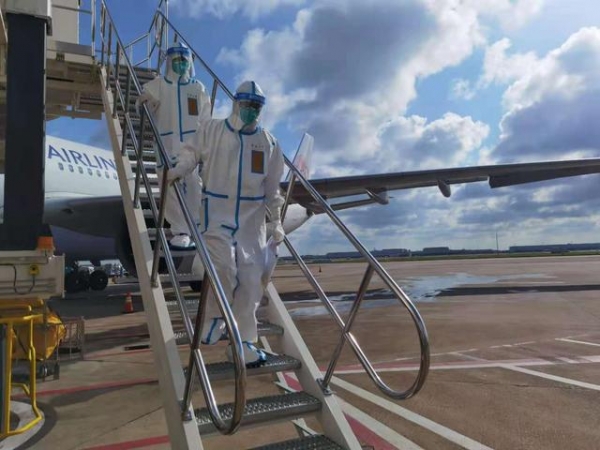入境旅客从下飞机到完成检疫仅需80分钟！上海海关不断优化流程，筑牢口岸防疫安全屏障-2.jpg