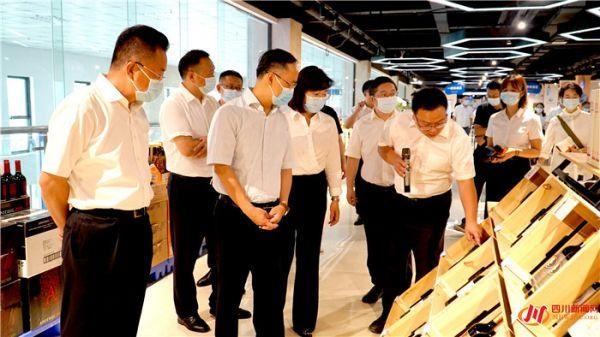 南充保税物流中心（B型）跨境电商零售体验店推出“前店后仓+保税备货”购物模式-3.jpg