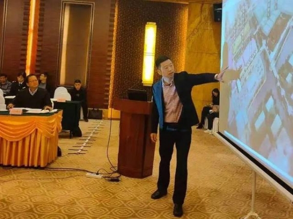 市商务局会同市企业家协会召开综合保税区政策环境恳谈会-6.jpg