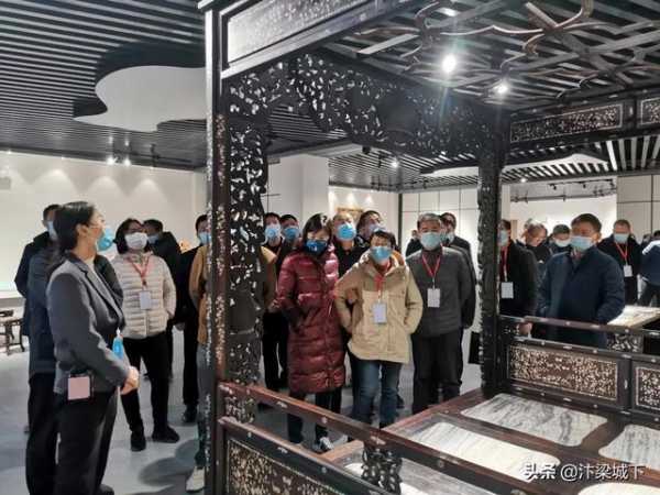 河南国际艺术品保税仓：河南大学法学院培训中心一行赴此参观-2.jpg