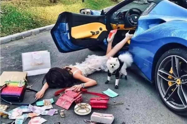 当码头上的海关人遇上凡尔赛文学-2.jpg