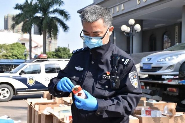 钦州海关查获涉嫌走私香烟168万支，抓获涉案人员1名-3.jpg