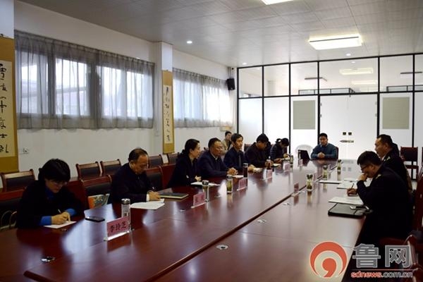 枣庄海关副关长孔庆一行到滕州调研保税仓库规划布局情况-2.jpg
