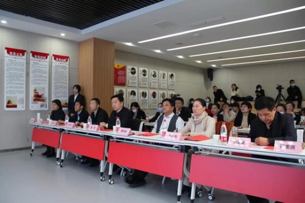 潍坊综合保税区企业服务中心“服务企业微课堂”大赛暨“窗口职工大比武”活动成功举办-2.jpg