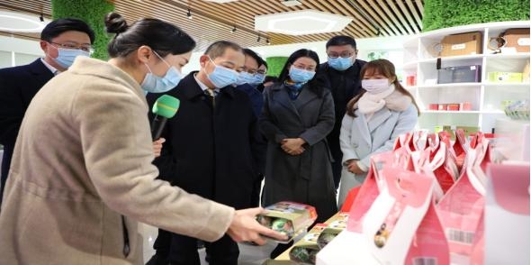 四川省商务厅厅长刘欣出席广安海关开关仪式并调研商贸流通领域疫情防控工作-3.jpg