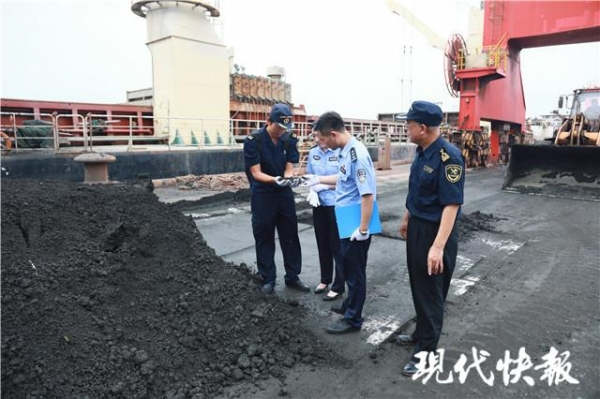 南京海关严查“洋垃圾”，4年查扣14万余吨-4.jpg