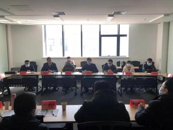 潍坊综合保税区行政审批服务局组织召开区重点企业座谈会-1.jpg