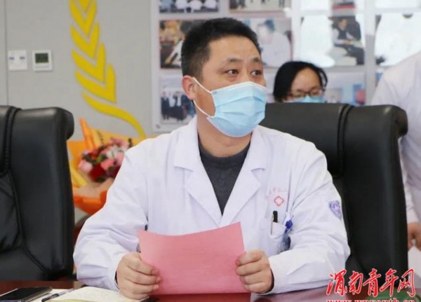 渭南市二院曾梦妮同志圆满完成西安海关核酸检测增援工作平安归来-9.jpg