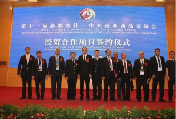 从大学生到海关关长！他获国家表彰，却说自己还有4个"不合格"-6.jpg