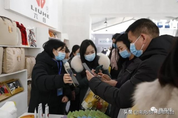 20家优质企业齐齐签约！今天，南充保税物流中心（B型）正式封关运营啦-7.jpg