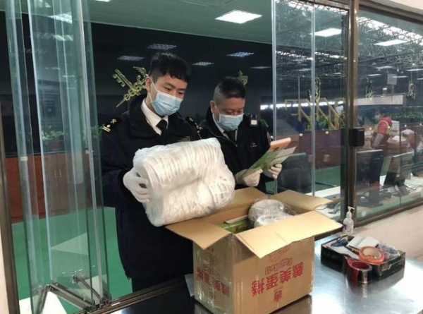 其心可诛！香港海关破获最大口罩造假案，涉案金额逾850万人民币-2.jpg