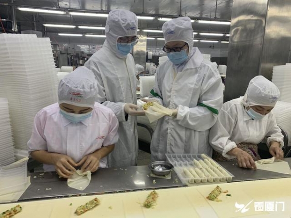 厦门海关助力闽南春卷“迎春”出海-1.jpg