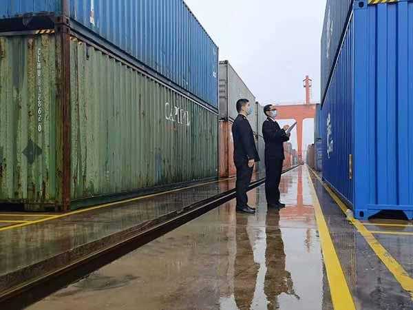 新春全国首列中欧班列启程了，海关保障货物顺畅通关-1.jpg