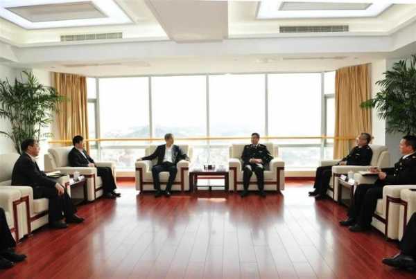山东邮政党委书记、总经理韩广岳拜访青岛海关-2.jpg