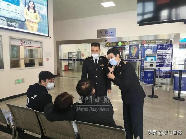 本澳女子凌晨过关时突发肠梗阻，青茂海关助返澳就医-2.jpg