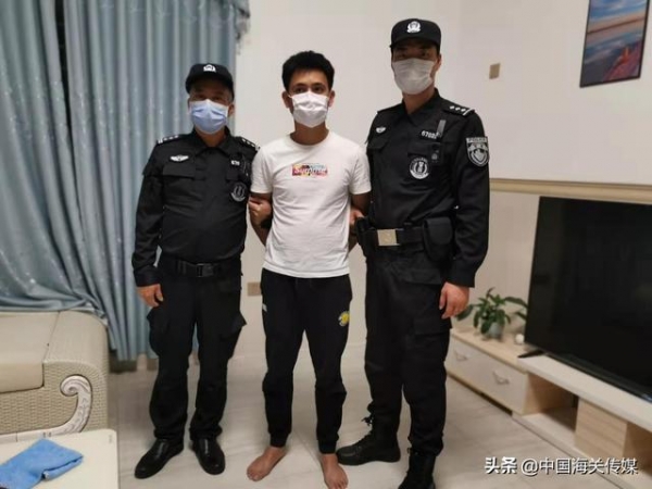 出动警力81人、12个行动小组，现场查扣一堆大牌-1.jpg